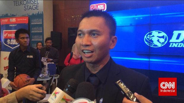 Azrul Ananda lebih mengutamakan kepentingan klub dan memilih tidak lagi mengejar Andik Vermansah. 