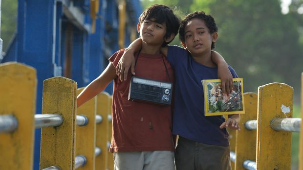 Cuplikan film Laskar Pelangi.