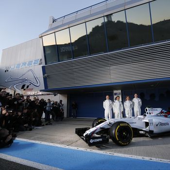 Hamilton Ingin Lihat Lebih Banyak Perempuan di Paddock
