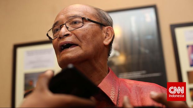 Cendikiawan Ahmad Syafii Ma'arif menyatakan bahwa Ahok tak menista agama.