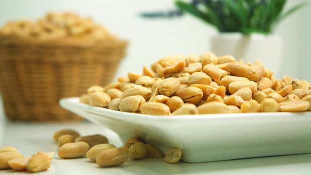 Sepuluh Makanan yang Dapat Putihkan Gigi