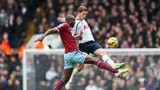 Carlton Cole (kiri) meraih sukses bersama West Ham United.