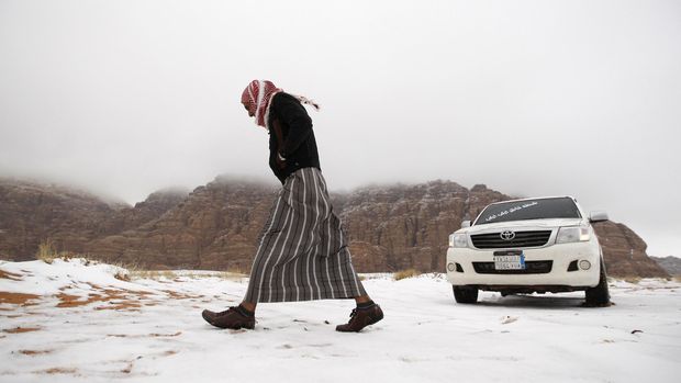 Fenomena Langka, Salju Turun di Arab Saudi