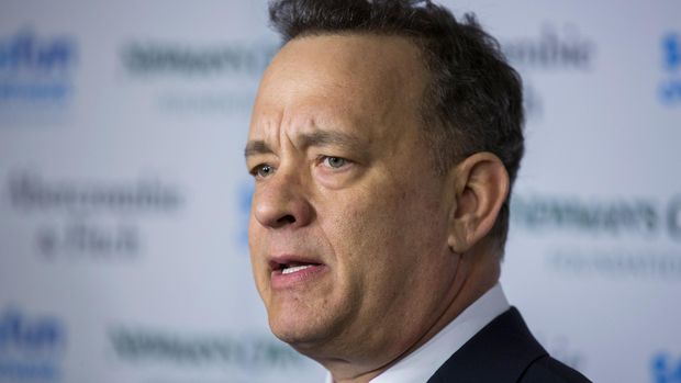 Tom Hanks memerankan karakternya di Saving Private Ryan dengan brilian.