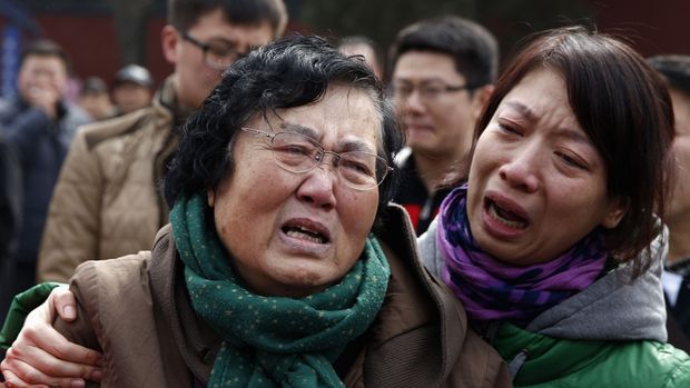 Para kerabat dan keluarga korban MH370 berharap pencarian pesawat terus dilakukan hingga membuahkan hasil dan kejelasan.