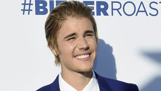 Justin Bieber pernah melempari rumah tetangganya dengan telur.