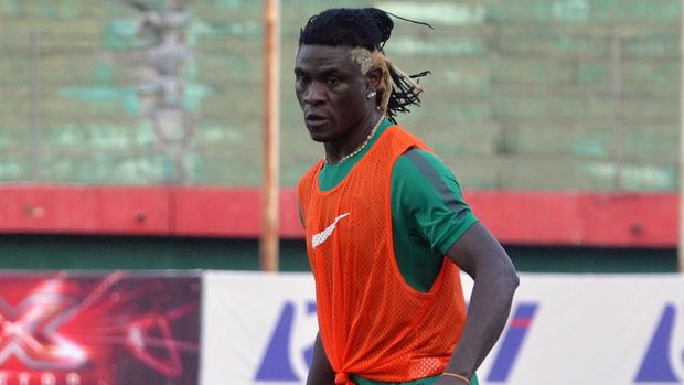 Bio Paulin bisa terdepak dari skuat Sriwijaya FC musim depan apabila performanya tidak membaik.
