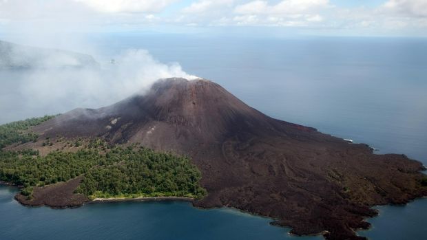 Perjalanan 'Amfibi' Demi Gapai Gunung Anak Krakatau