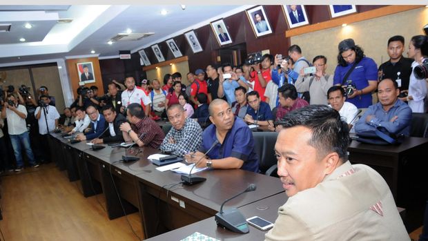 Pertemuan Menpora RI Imam Nahrawi dengan perwakilan 18 klub ISL pada 2015. (