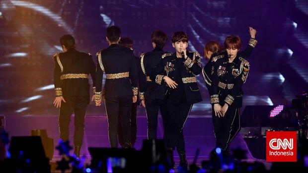 Super Junior termasuk boyband mendunia yang diasuh oleh SM Entertainment.