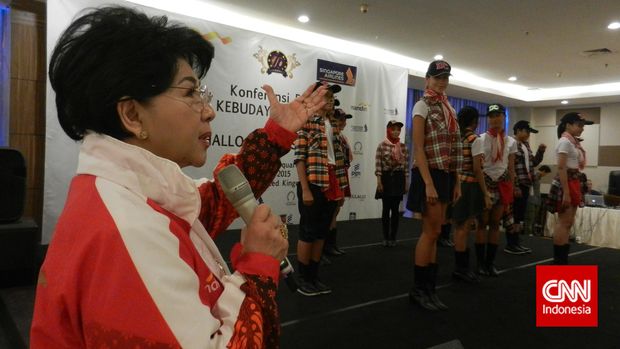 Titiek Puspa yang kerap melatih anak-anak dalam seni pernah kena kanker pada 2011.