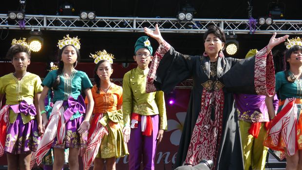 Titiek Puspa lahir 80 tahun yang lalu di Kalimantan Selatan.