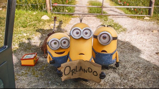 Minions memincut penonton karena keluguan mereka.