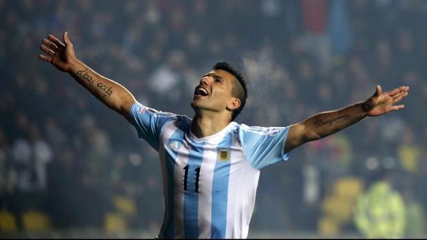 Sergio Aguero sempat mencetak gol ke gawang Timnas Nigeria sebelum jatuh pingsan. (
