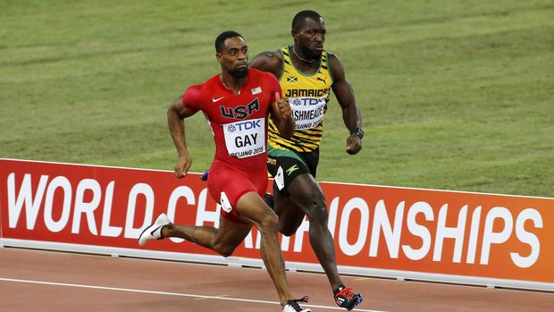 Tyson Gay (kiri) saat berkompetisi di Kejuaraan Dunia Atletik 2015. (REUTERS/Fabrizio Bensch)