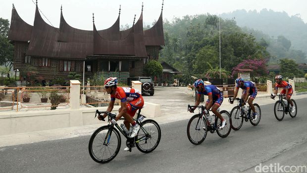 Tour de Singkarak pertama kali digelar pada tahun 2009