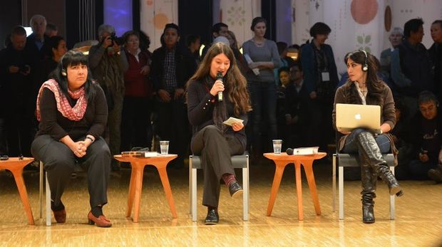 Leila S. Chudori saat berdiskusi buku Pulang di Frankfurt Book Fair 2015.