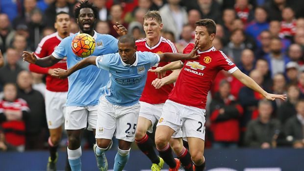 Badai salju diprediksi ancam derby Manchester United melawan Manchester City.