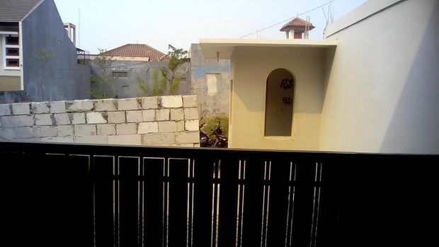 Ramai di Path, Rumah Deni di Bintaro ini Dikurung Tembok Oleh Sekelompok Orang