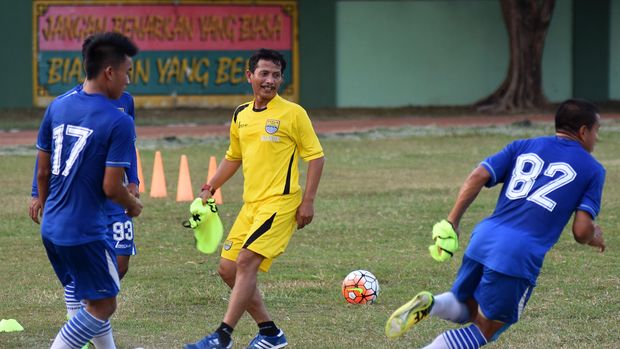 Djadjang Nurjaman meraih sukses bersama Persib Bandung baik sebagai pemain, asisten pelatih, dan pelatih.