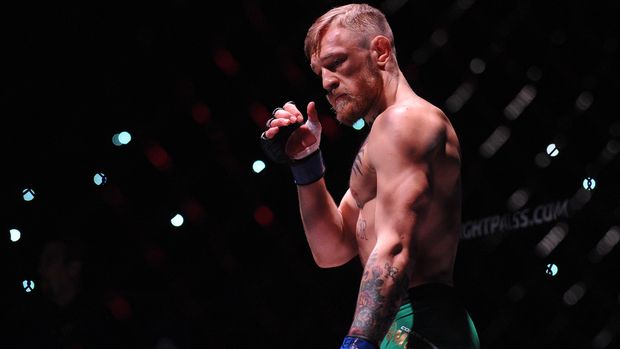 Conor McGregor membalas kritikan Mike Tyson lewat Twitter.