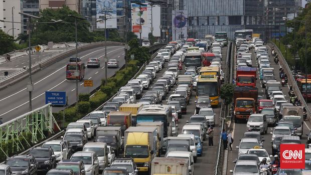 Ganjil-Genap Tol Cikampek dan Upaya Mengerem Arus dari Bekasi