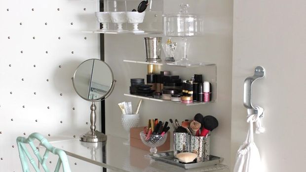 6 Cara Kreatif dan Unik Menata Peralatan Makeup Agar Lebih 6 Cara Kreatif dan Unik Menata Peralatan Makeup Agar Lebih