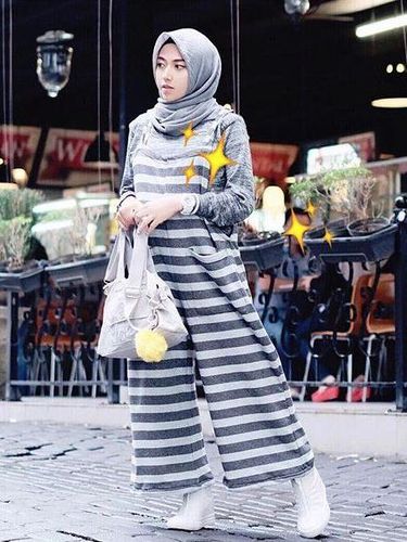 Foto Trik Padu Padan Celana  Overall Hijab Ala  Selebgram  