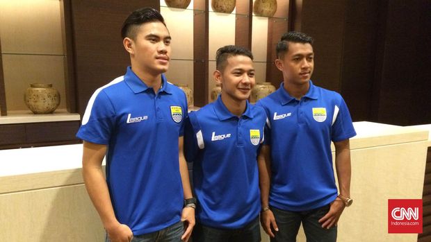 Jujun Saepuloh, Gian Zola, Nasrullah Nugraha dan Febri Hariyadi adalah tiga pemain didikan diklat Persib.