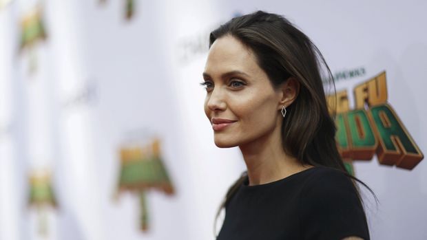 Angelina Jolie menganggap kehamilan adalah kesempatan berkreasi dalam bercinta.
