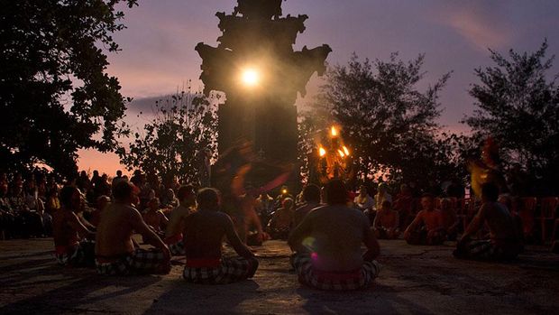 Spot Romantis untuk Melihat Sunset di Tanah Lot - otomotif