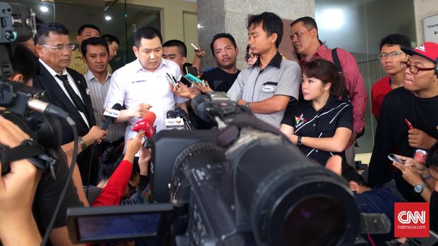 Hary Tanoe yang juga ketua Partai Perindo dijerat dengan Pasal 29 Undang-undang Informasi Transaksi Elektronik (ITE)