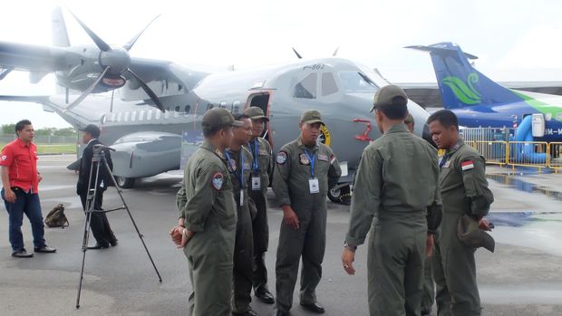 Pesawat CN235-220 TNI AL Ikut Dipamerkan di Singapore Airshow