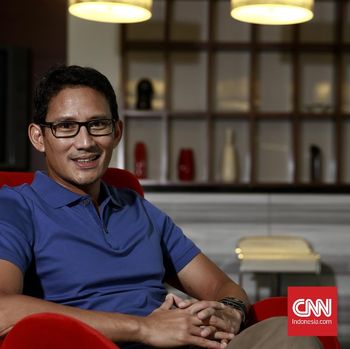 Sandiaga Janjikan Stadion untuk Persija di Bulan ke-18