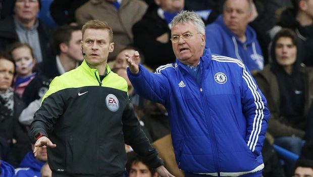 Guus Hiddink lebih memilih pensiun daripada melatih Leicester.