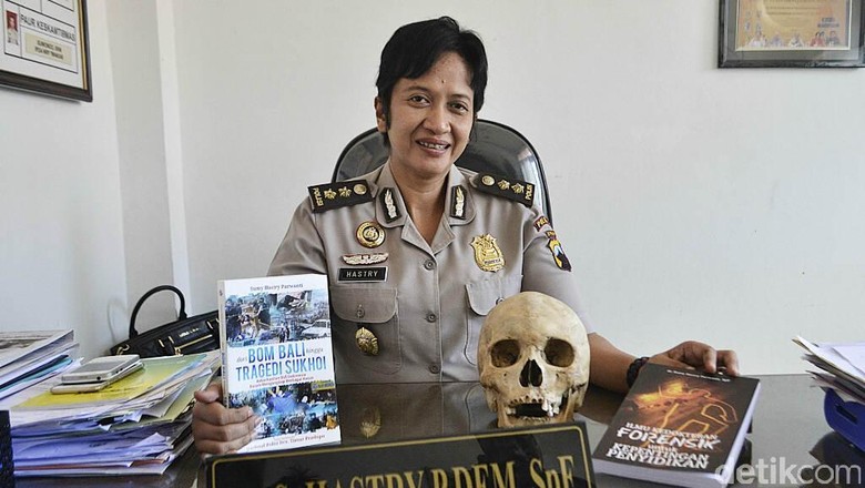 AKBP Sumy Hastry, Polisi Bergelar Doktor Spesialis Forensik Pertama di Asia