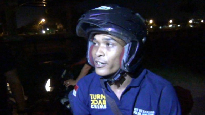 Berkaos Turn Back Crime dan Mengaku Wartawan, Rijal Ditangkap Polisi Berkaos Turn Back Crime dan Mengaku Wartawan, Rijal Ditangkap Polisi