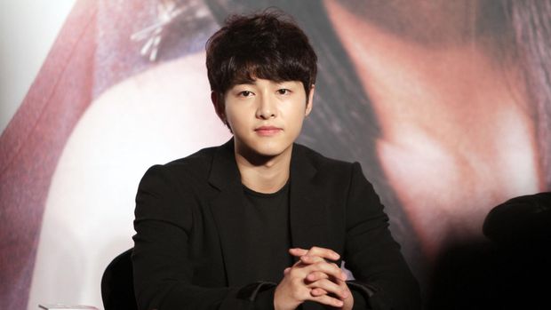 Enam Rahasia Cantik Song Hye Kyo, Pasangan Song Joong Ki