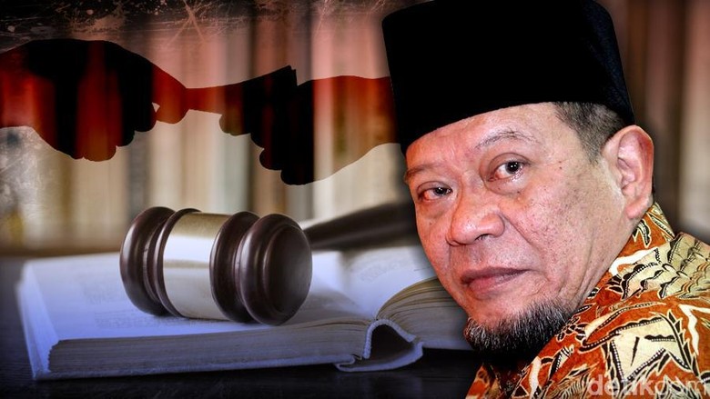 Penyidik Kejaksaan Datangi Rumah La Nyalla Untuk Jemput Paksa