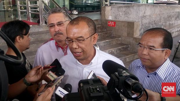 Sesmenpora Gatot S. Dewabroto meminta PSSI tidak asal mengklaim institusi pernyataan Kemenpora.