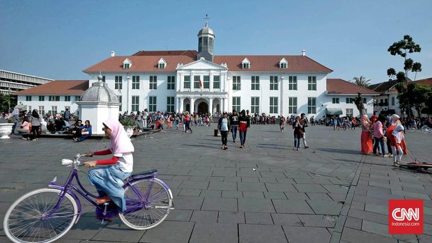 Selayang Pandang Bersama Bus Wisata TransJakarta