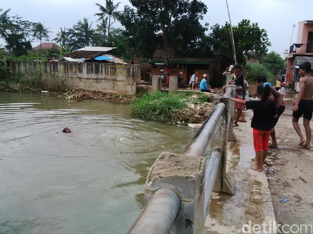 Horor Sampah di Cikapundung Belum Juga Berakhir, Begini Penampakannya Hari ini