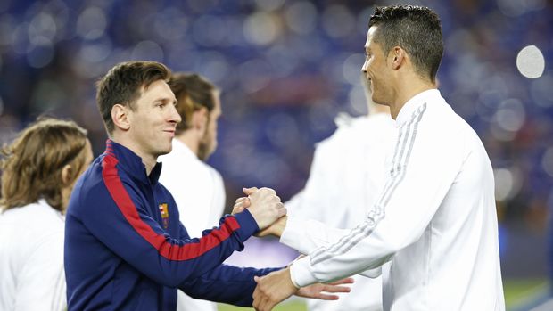 El Clasico kerap menjadi media pertarungan identitas politik Catalonia dan Spanyol. (