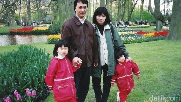 Biografi Orang Tua Isyana Sarasvati | celeb of the month isyana sarasvati ibu aku tiger mom Biografi Orang Tua Isyana Sarasvati | celeb of the month isyana sarasvati ibu aku tiger mom