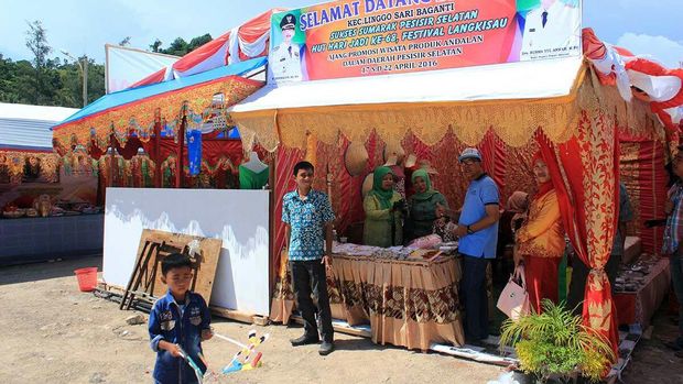 sulam sajadah harga Suvenir Pesisir Langkisau Khas Festival Selatan di Aneka