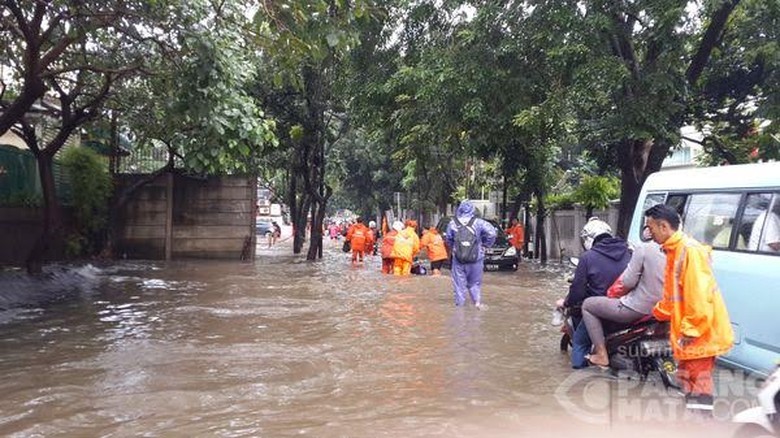 Ini Daftar Sejumlah Ruas Jalan yang Banjir di Jakarta dan Berimbas Kemacetan