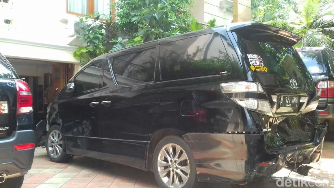 Tabrak 4 Mobil Penampakan Vellfire yang Dikemudikan Anak Tabrak 4 Mobil Penampakan Vellfire yang Dikemudikan Anak