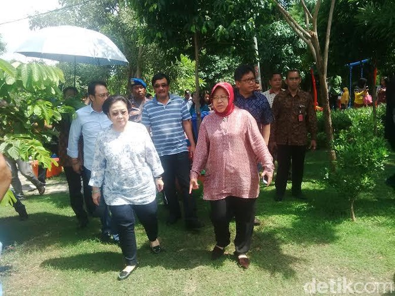 Pasrah Takdir Tuhan, Risma Bakal Terima Tawaran Terakhir Mega ke Pilgub DKI?