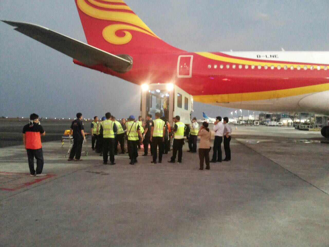 Pesawat Hong Kong Airlines Turbulensi, Ini Foto-foto Saat 