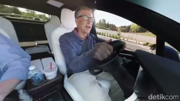Kebiasaan Minum Bill Gates, Zuckerberg, dan Elon Musk
